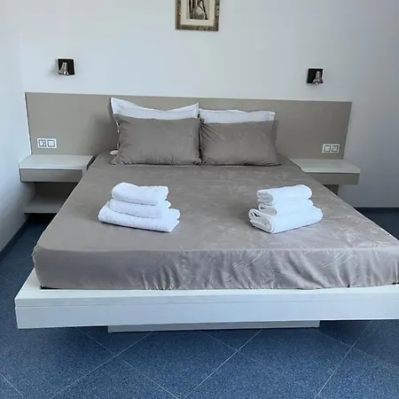 Satmar Gasthof Lozenets